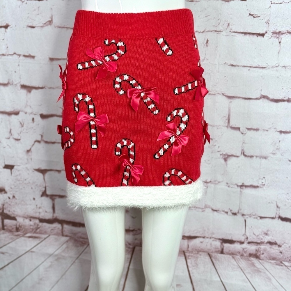Christmas Red Knit Candy Cane Mini Skirt M Red Knit Red Bows Size Medium NWT - Picture 9 of 15